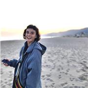 Profesora de Hatha Yoga Tradicional y Meditación, Yoga para embarazadas. Disponible para clases en centros y particulares. En Barcelona, Gava, Castelldefels, Sitges, Viladecans, El Prat